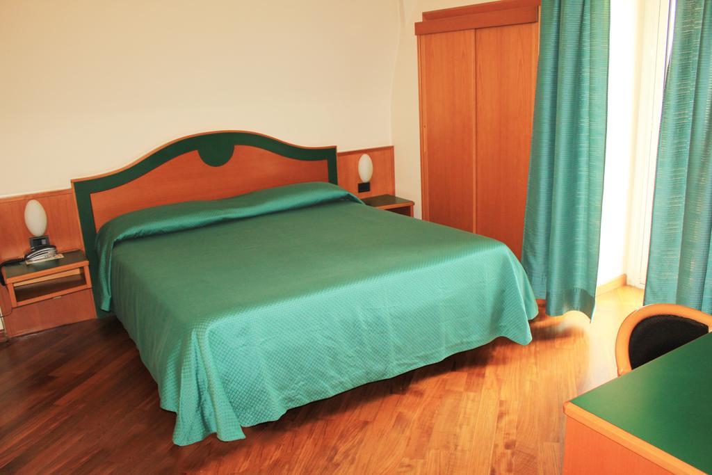 Hotel Riviera Rapallo Bagian luar foto