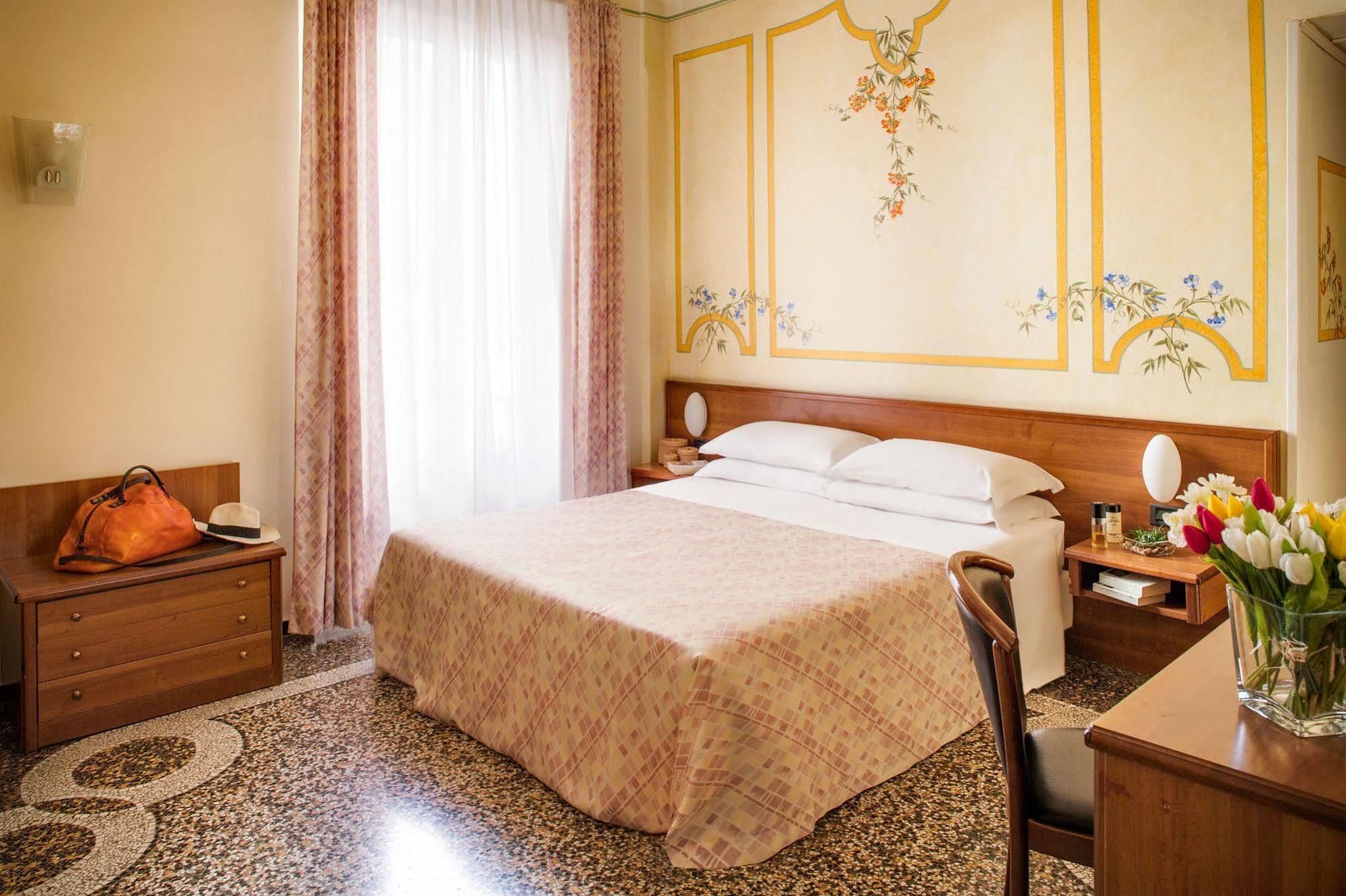 Hotel Riviera Rapallo Bagian luar foto