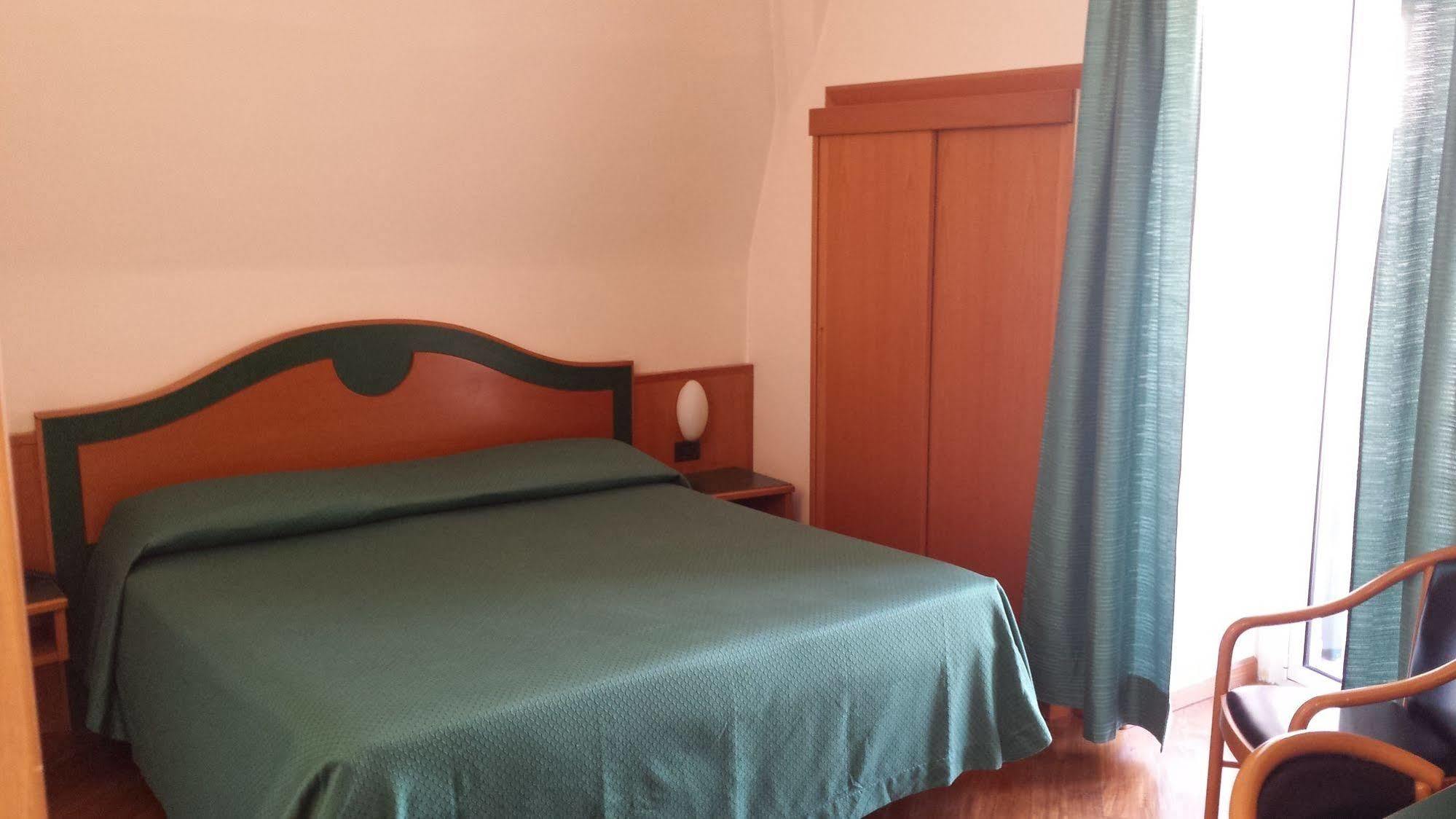 Hotel Riviera Rapallo Bagian luar foto