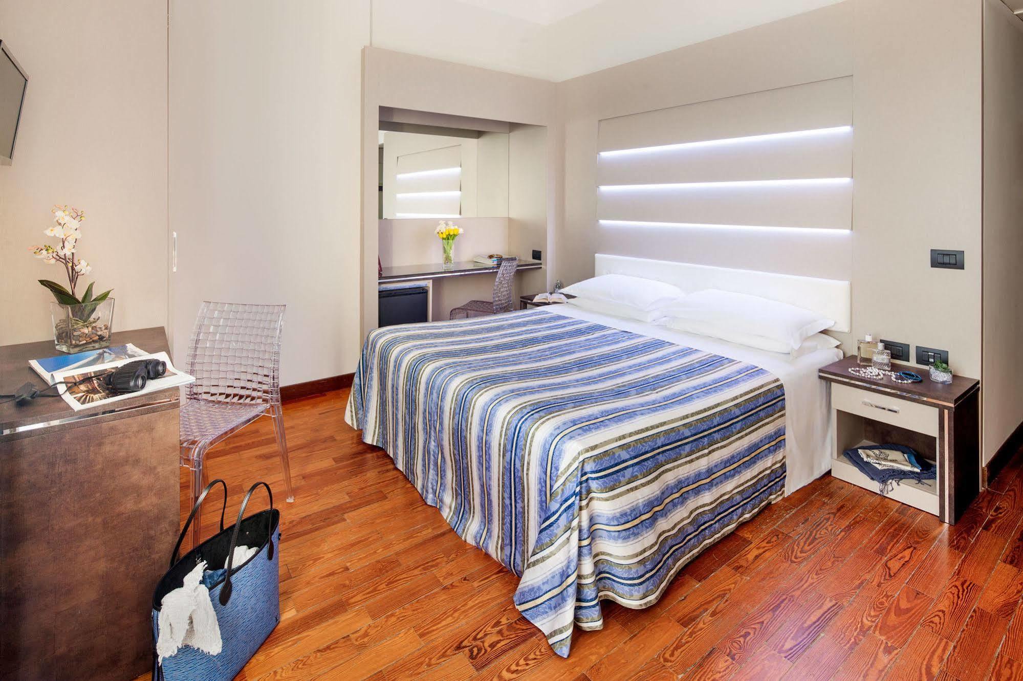 Hotel Riviera Rapallo Bagian luar foto